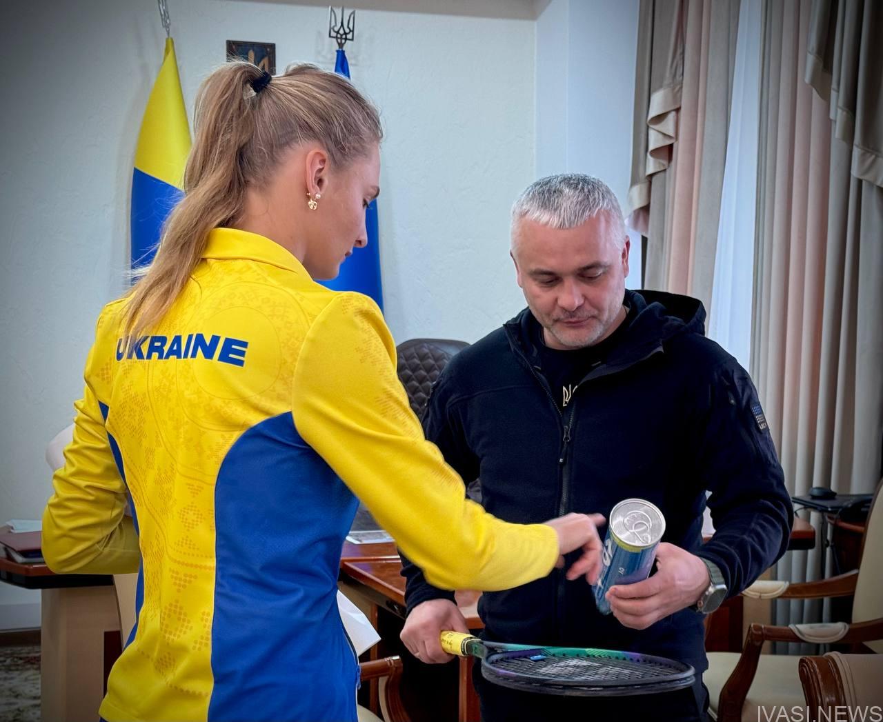 Одеська теннісистка Даяна Ястремська зустрілася з головою ОВА Олегом Кіпером (фото)