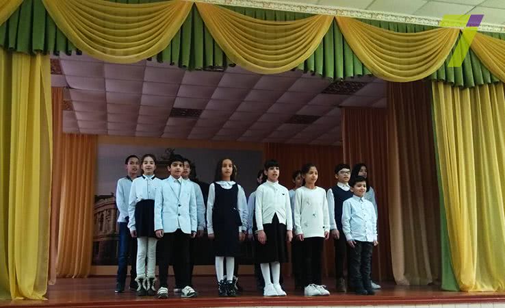 В одесскую школу передали мебель и мультимедийное оборудование (фото)