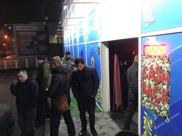 На Балковской активисты с депутатами нагрянули в казино (фото, видео)
