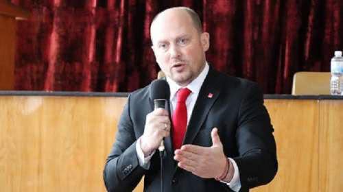 Эксперимент журналистов удался: кандидат в президенты в прямом эфире выдавал программу Гитлера за свою