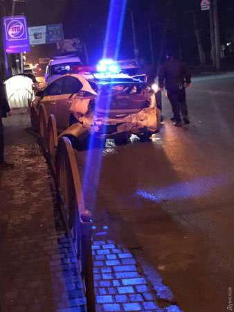 В Одессе полицейский автомобиль разбили всмятку