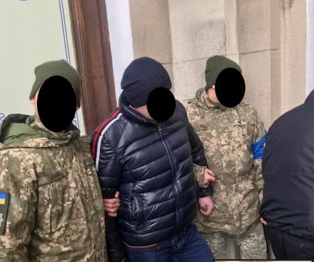В Одессе за перевозку наркотиков задержан офицер военной разведки (фото)