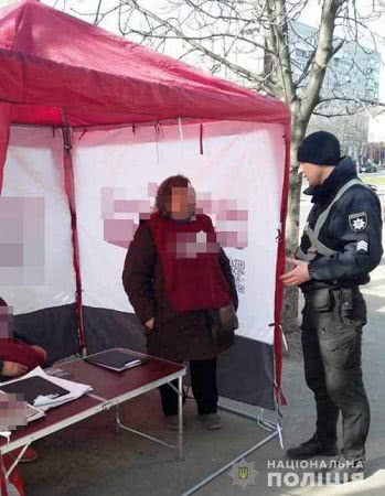 В Одессе продолжаются нападения на агитационные палатки Порошенко