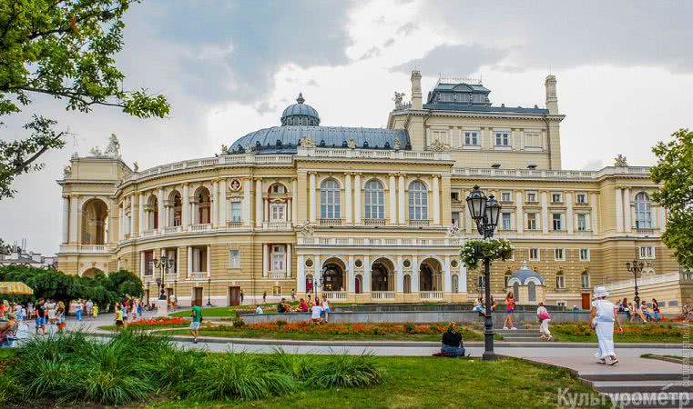 У оперного театра устроят ярмарку местных мастеров