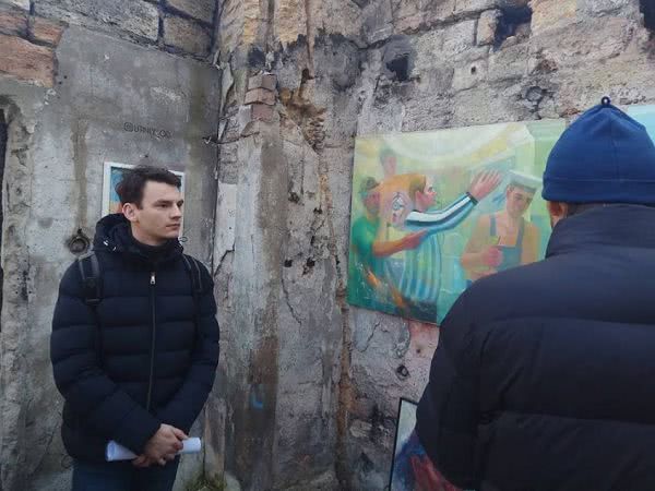 Как в Горсаду картины бесплатно раздавали