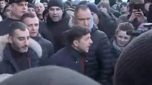 Во Львове Зеленский едва не подрался с националистами и АТОшниками