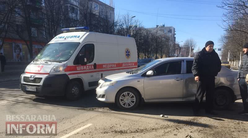 В Измаиле пьяный водитель "евробляхи" устроил масштабное ДТП. Один из автомобилей въехал в автобусную остановку
