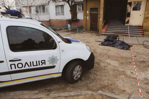 В Киеве под многоэтажкой обнаружен труп нацгвардейца