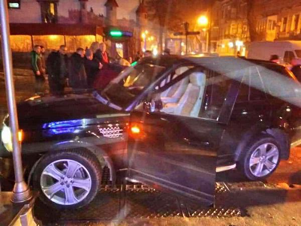 Кандидат в президенты попал в аварию в центре Одессы