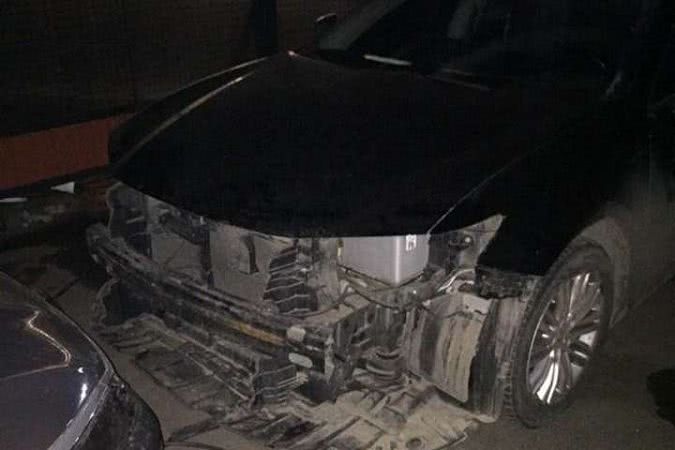 Поліцейські затримали двох іноземців, які знімали з автівок одеситів фари і бампери
