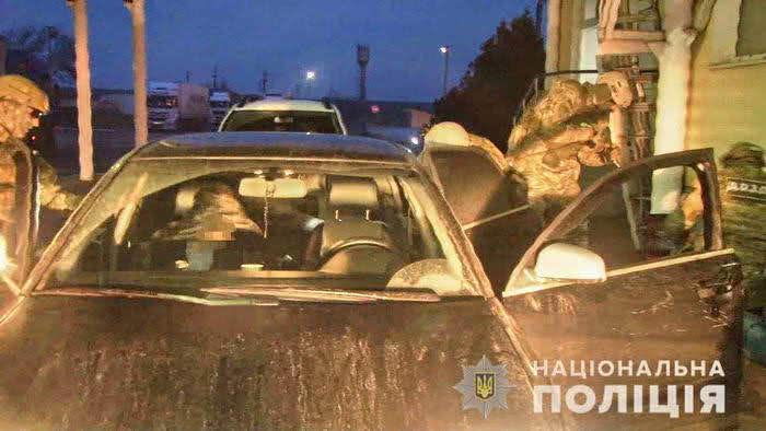 В Одесской области спецназ задерживал сутенера и девушек