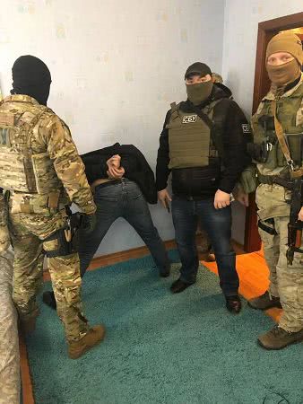 В Одессе задержали кавказцев и украинца, которые ограбили и стреляли в предпринимателя. Фото, видео