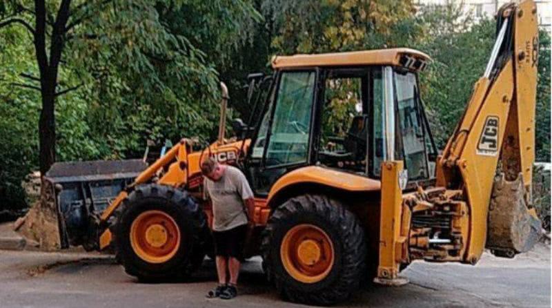 В Арцизе экскаваторщику за повторное вождение в пьяном виде «влипили» солидный штраф и на три года лишили прав