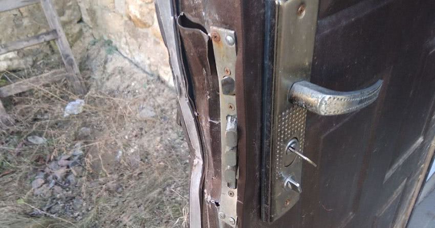 На Одещині невідомі розгромили передвиборчий штаб Порошенка