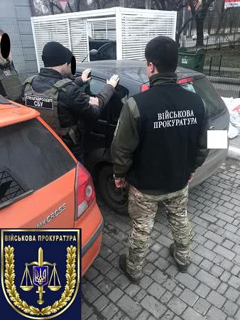 Родные стены помогут: в Одессе задержан врач СИЗО, вымогавший взятку у осужденной (фото)