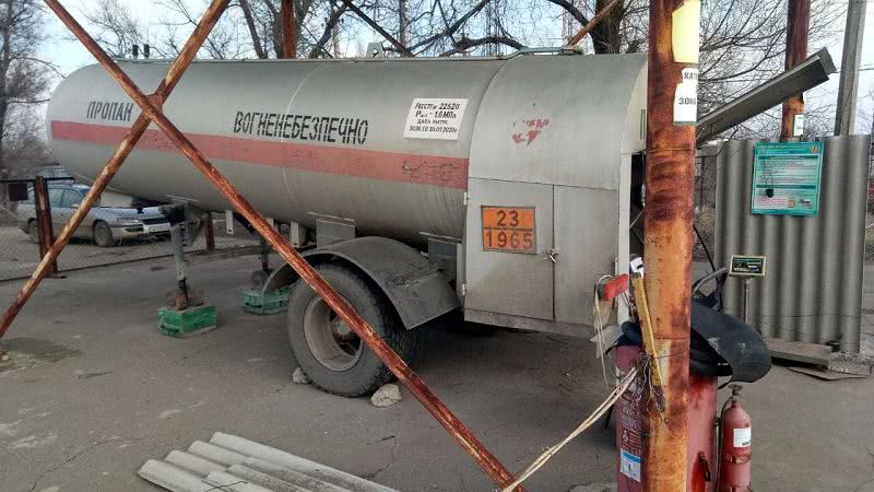 Одесская область: на двух нелегальных заправках нашли 7 тонн сжиженного газа. Фото