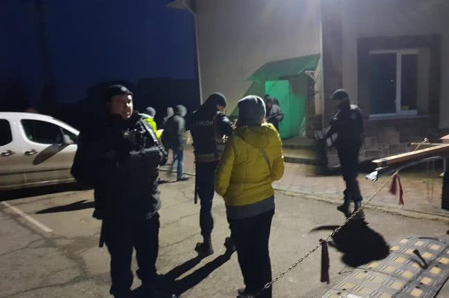 В Одесской области волонтерам попытались перекрыть доступ к спасенным овечкам