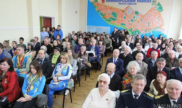 «Все это стало возможным только благодаря вашему доверию и поддержке» — Сергей Кивалов отчитался перед одесситами (видео)