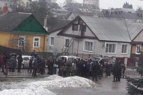Белорусский десятиклассник устроил кровавую расправу в школе, зарезав учительницу и школьника