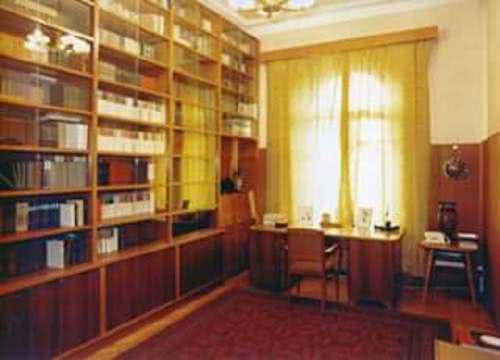 К 100–летию Андропова обнародовали архивные фото квартиры, в которой жил Генсек КПСС