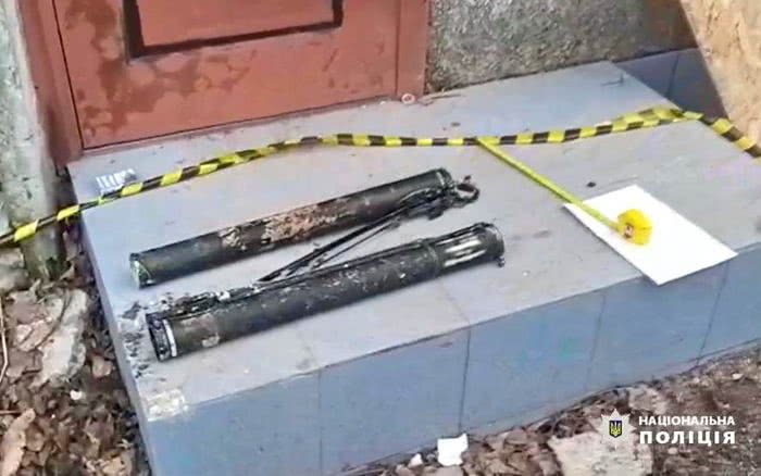 На берегу моря в Черноморске нашли два заряженных гранатомета