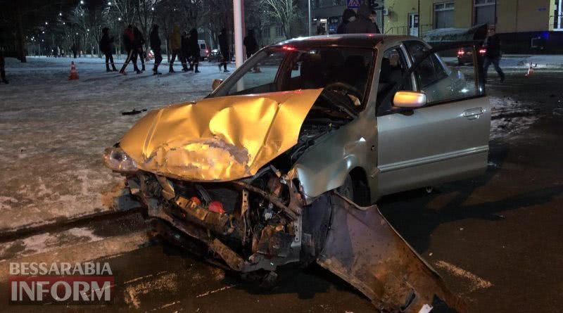 В Измаиле столкнулись Mazda и автомобиль патрульной полиции. Есть пострадавшие