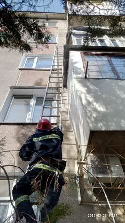 В Измаиле в запертой изнутри квартире спасатели обнаружили труп пенсионерки
