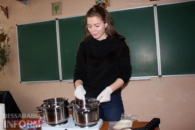 Рисование шоколадом и разоблачение фальшивых денег: Одесская пищевая академия презентовала себя в Измаиле