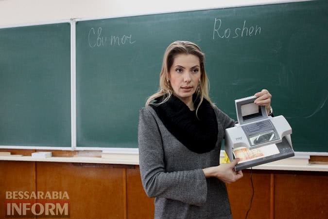 Рисование шоколадом и разоблачение фальшивых денег: Одесская пищевая академия презентовала себя в Измаиле