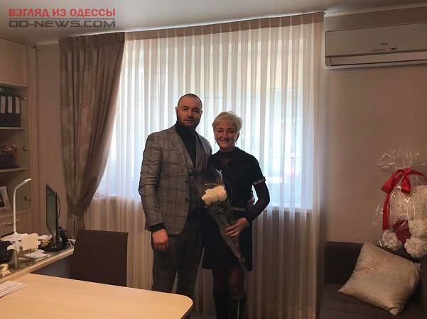Одесская область: в Лиманском районе продолжают поздравлять прекрасных женщин