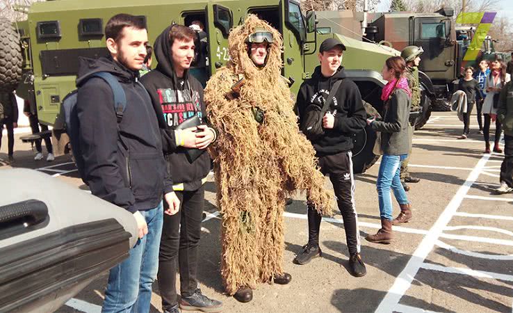 В воинской части Нацгвардии прошёл день открытых дверей (фото)