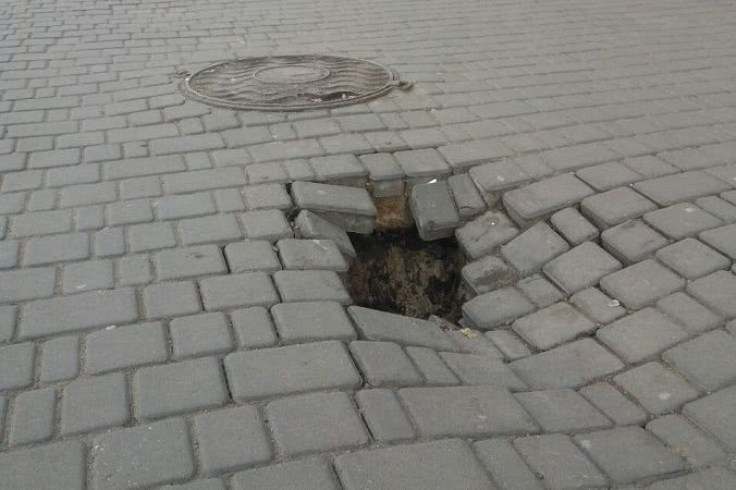 В мэрии похвастались, что оперативно «залатали» яму в центре Одессы. Фото
