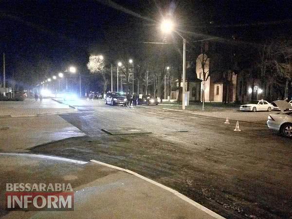 Ремонт дороги и нарушение ПДД: в Измаиле на проспекте Суворова столкнулись два «Мерседеса»