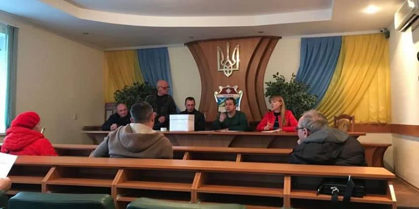 Підозрюваного в земельних махінаціях мера Затоки відправили у відставку