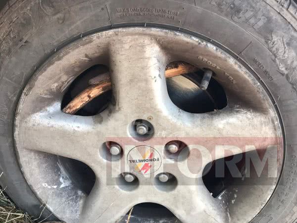 На трассе Одесса-Рени из-за попавшей в колесо палки Toyota перевернулась четыре раза