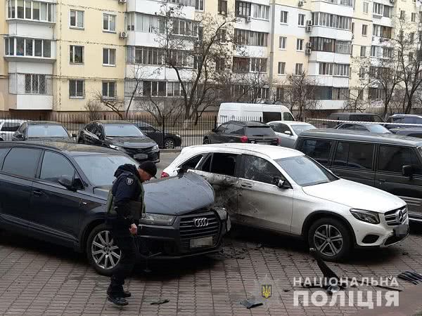 В Киеве гранатой "подорвали" машину Турчинова 