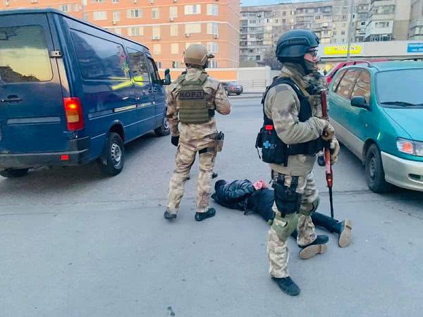 В Одессе задержали банду вымогателей во главе с криминальным авторитетом (фото)