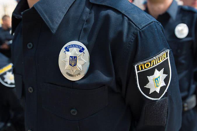 Мужчина застрелил бабушку и внука ради банковской карточки и телефона