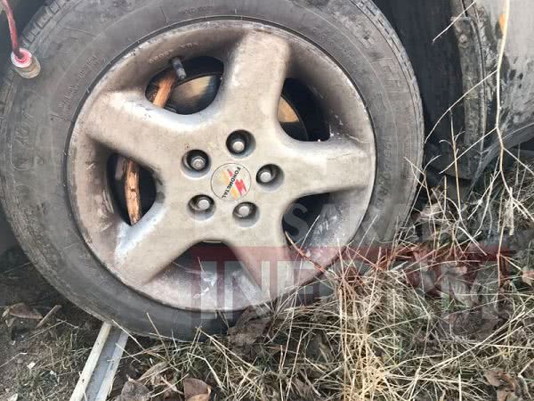 На трассе Одесса-Рени из-за попавшей в колесо палки Toyota перевернулась четыре раза