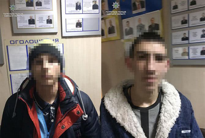 В Измаиле четверо парней ограбили и избили одинокого прохожего