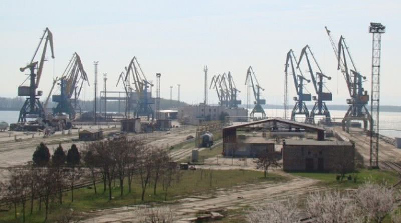 Директор Ренийского порта избежал уголовной ответственности за систематическую невыплату зарплаты