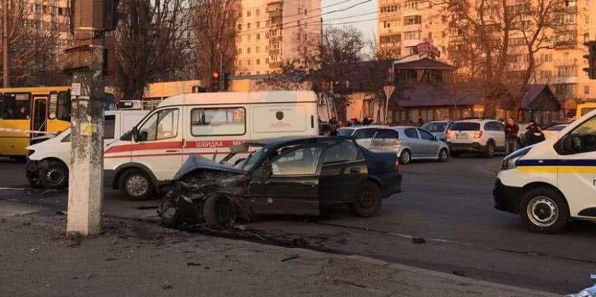 Внаслідок ДТП в Одесі загинув нацгвардієць, ще п’ятьох осіб ушпиталено