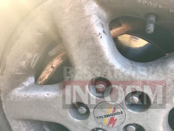 На трассе Одесса-Рени из-за попавшей в колесо палки Toyota перевернулась четыре раза