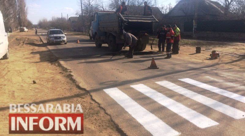 Достучались: требование жителей Мологи выполнили. Возле сельской школы устанавливают "лежачие полицейские"