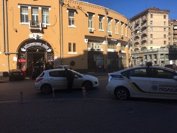 В столице усилены меры безопасности: проверяются машины и множество силовиков на улицах