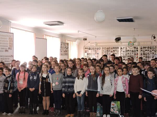 Помнит школа, помнит село, помнит вся Измаильщина: в Каменке почтили память погибшего в АТО морского спецназовца