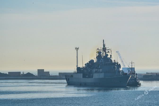 В Одессу зашли турецкие военные корабли (фоторепортаж)