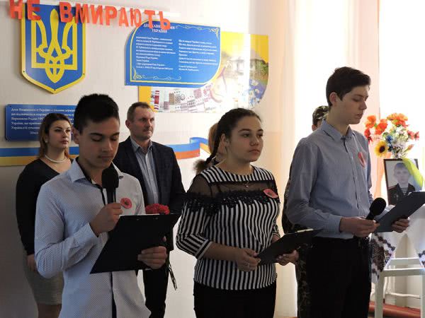 Помнит школа, помнит село, помнит вся Измаильщина: в Каменке почтили память погибшего в АТО морского спецназовца