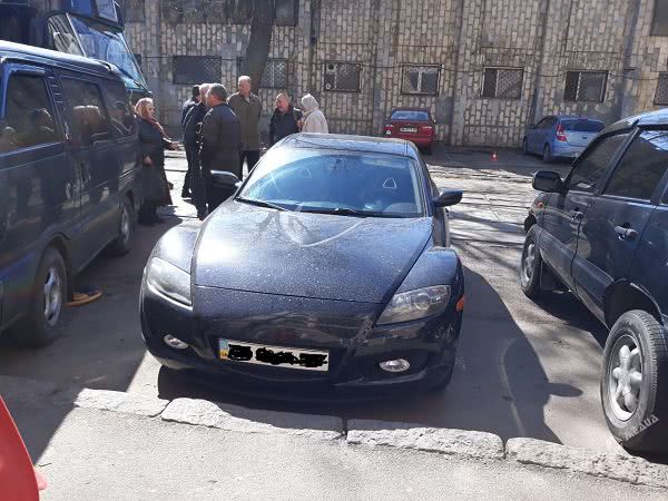 Возле «Привоза» уникум заблокировал движение 12 трамваев (фото)