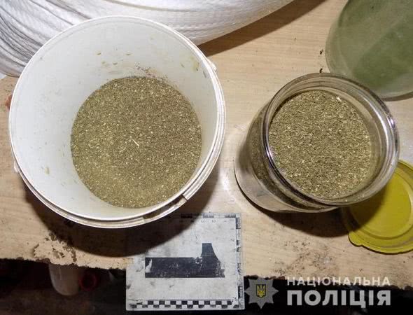 В Измаиле правоохранители разоблачили пенсионера, хранившего обрез ружья и марихуану